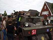 Britse bevrijdingskolonne in Mierlo.